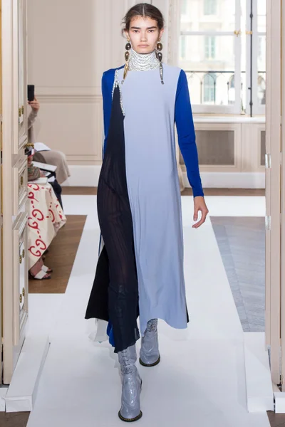 Look 17